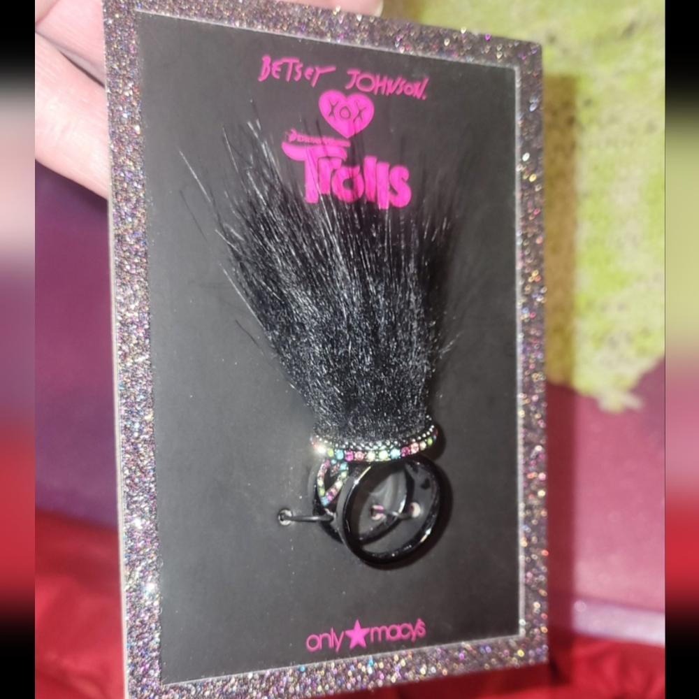 Betsey Johnson Macys 2016 Trolls gunmetal rhinestone blk hair Trolls ring 8 NWT - Picture 3 of 17